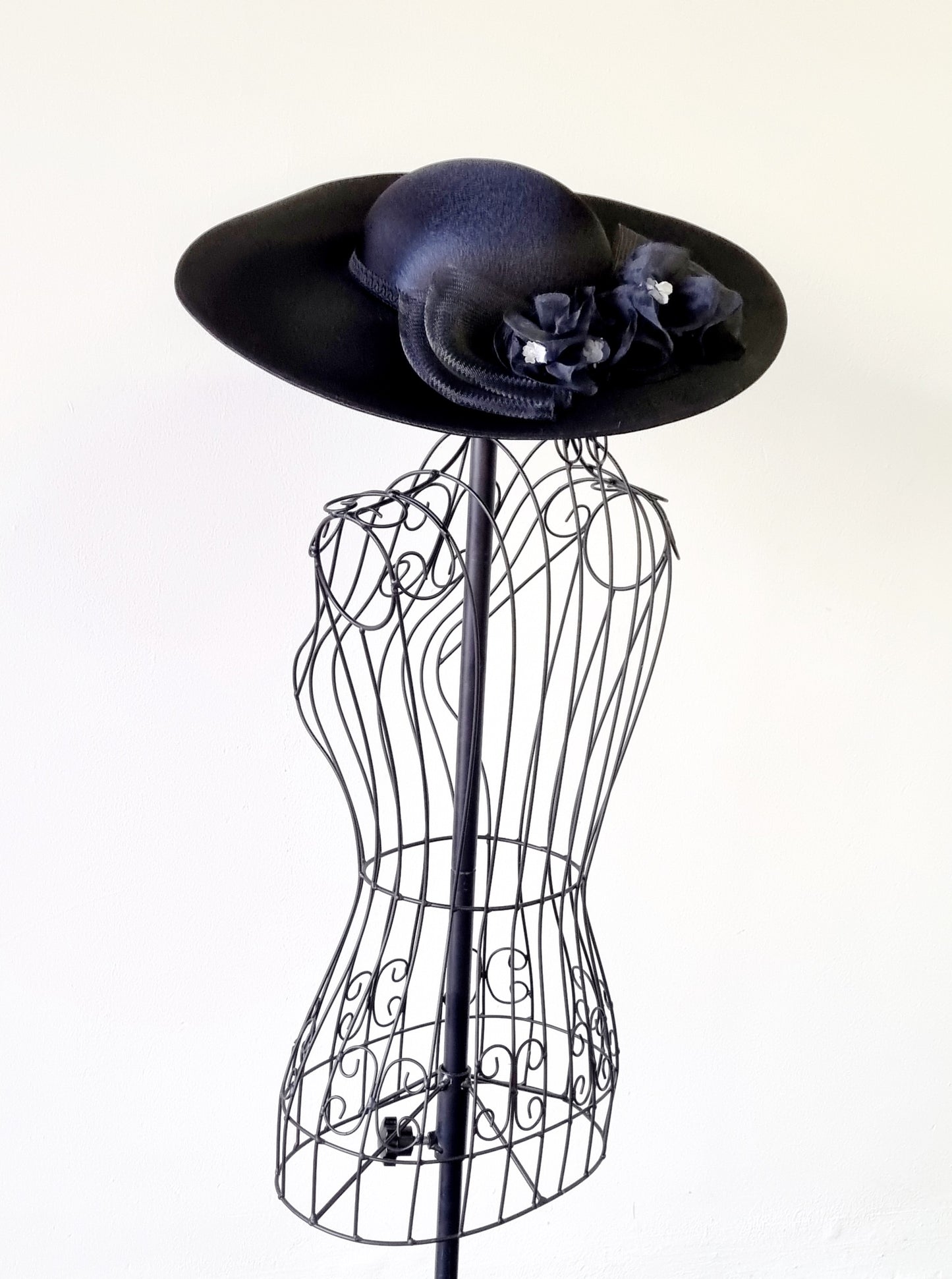 Swan Creation - Vintage Black Wide Brim Sun Hat