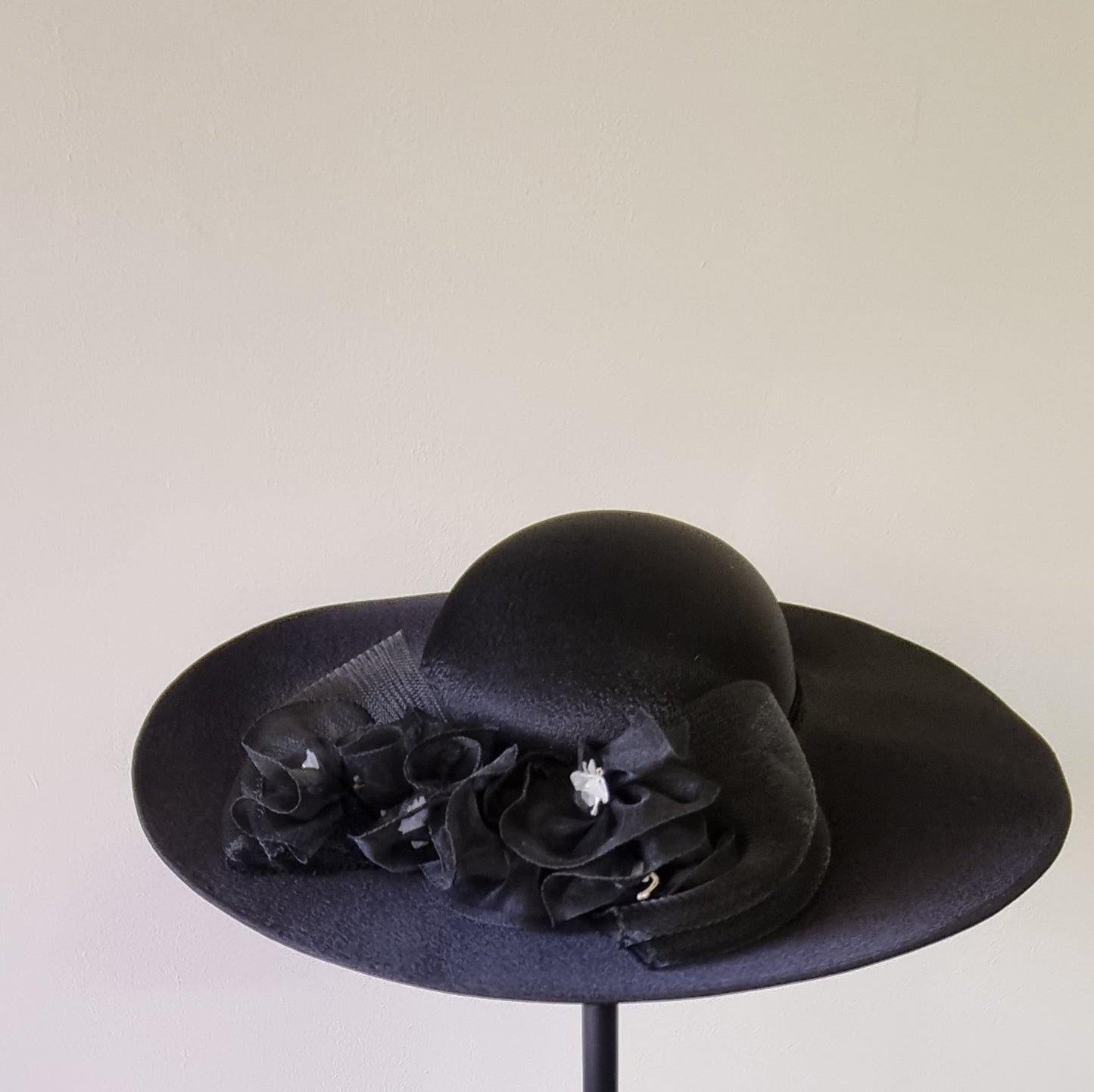 Swan Creation - Vintage Black Wide Brim Sun Hat