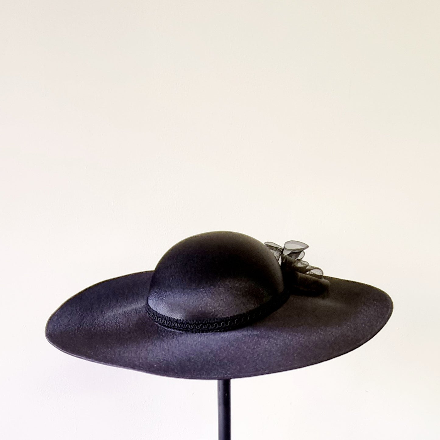 Swan Creation - Vintage Black Wide Brim Sun Hat