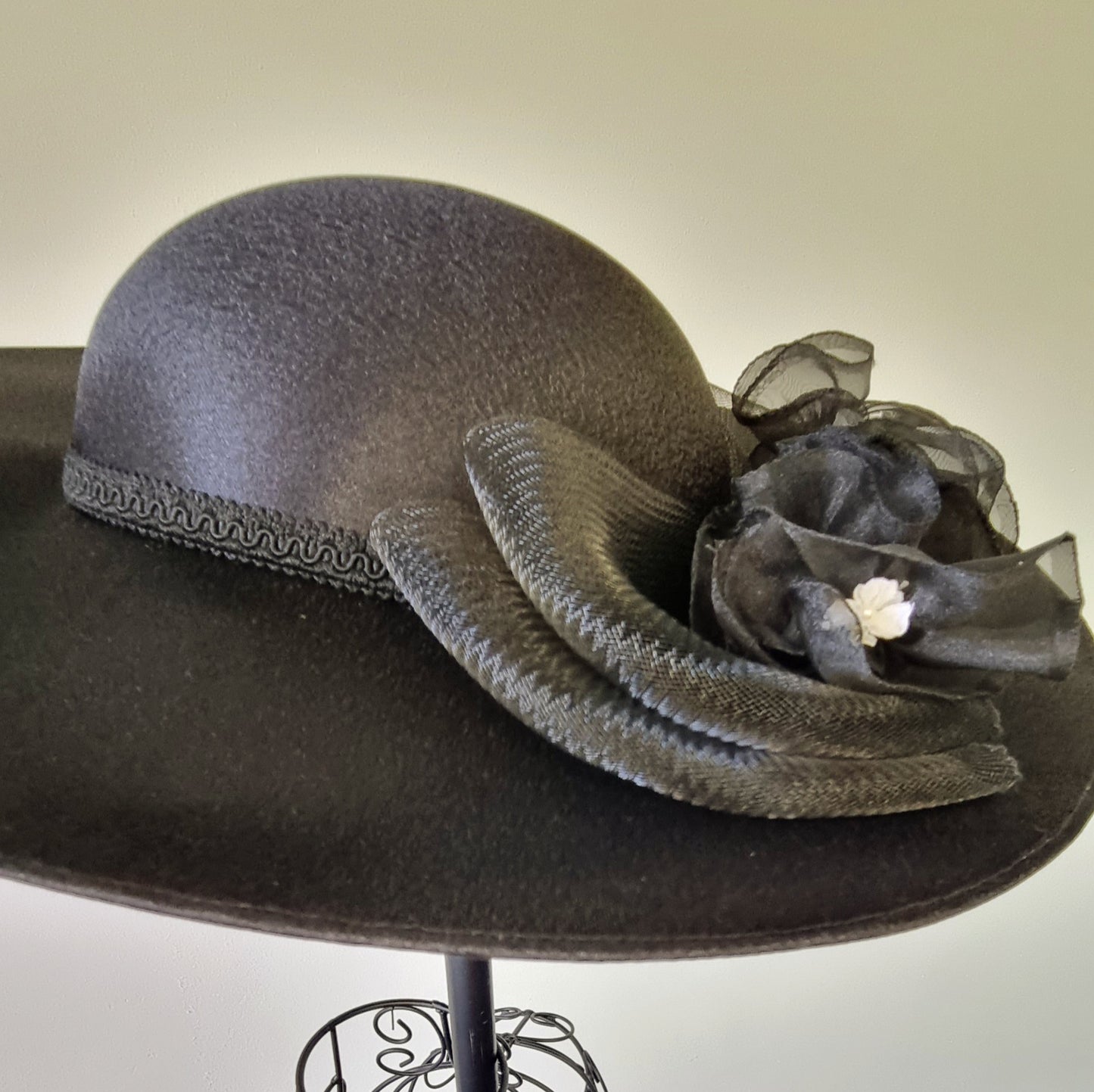 Swan Creation - Vintage Black Wide Brim Sun Hat