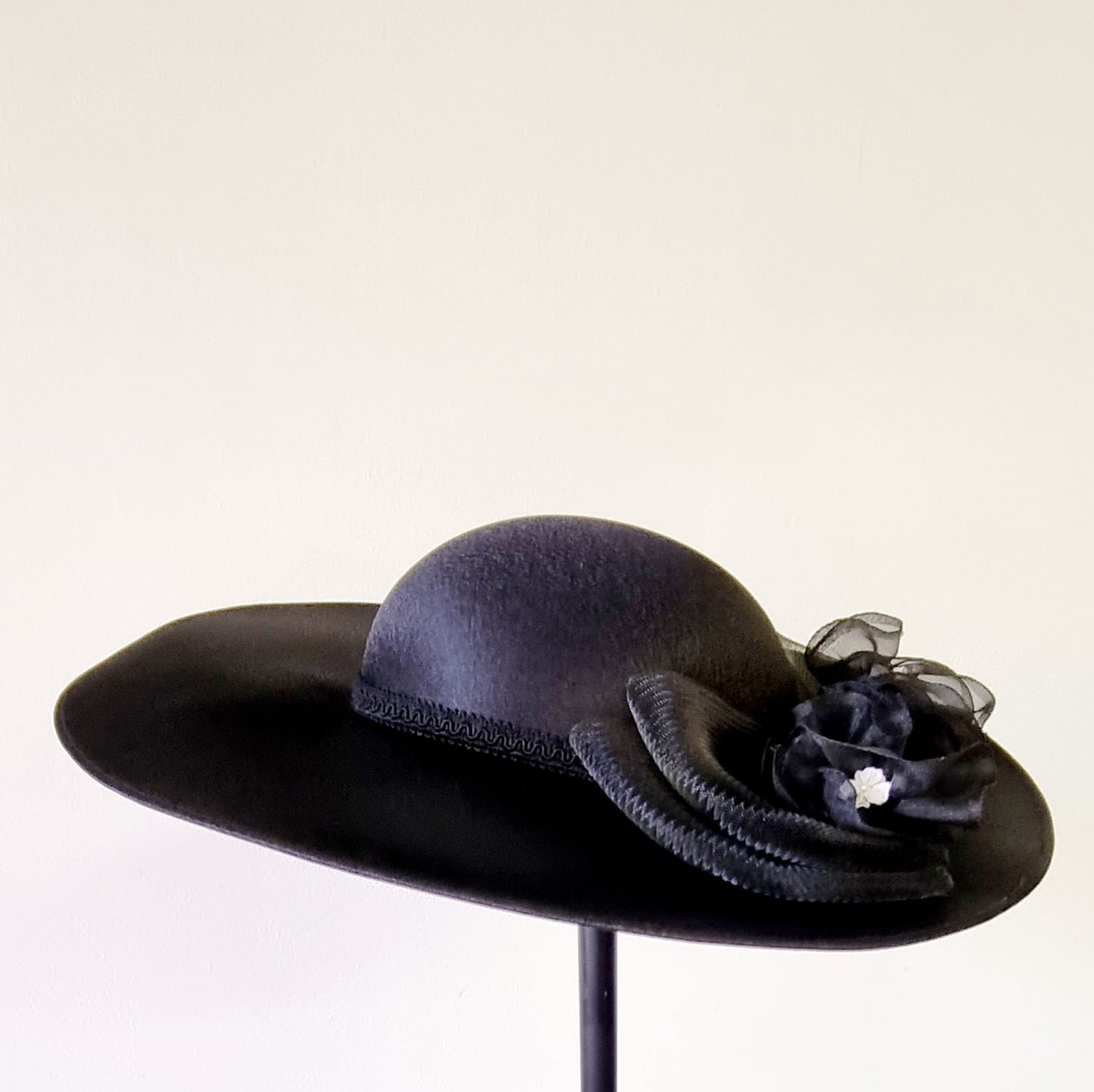 Swan Creation - Vintage Black Wide Brim Sun Hat