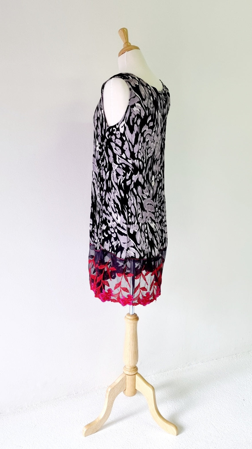 No Brand - Black & Red Overlay Dress