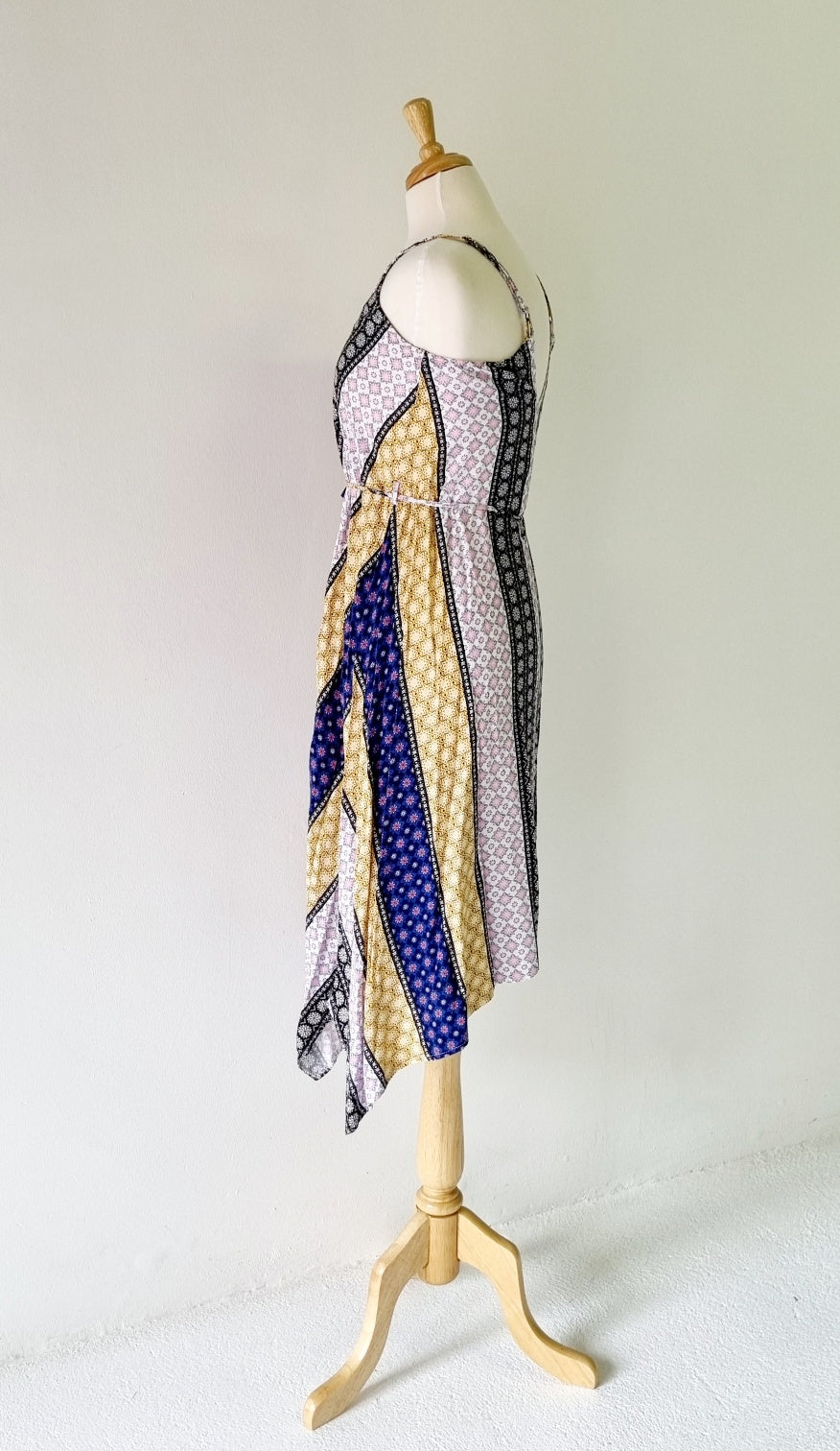 Maxed SA - White Linear Patterned Scarf Dress