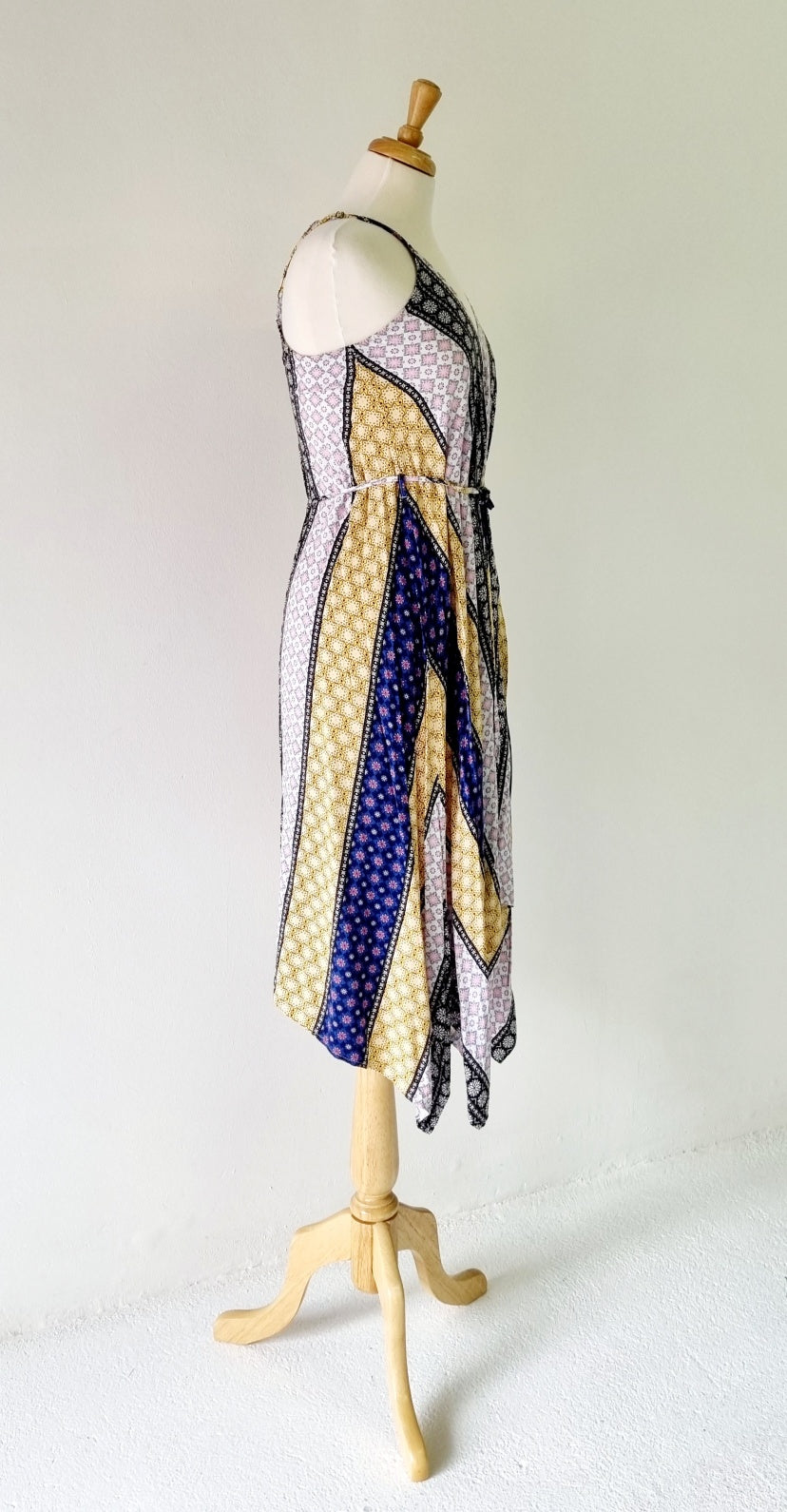 Maxed SA - White Linear Patterned Scarf Dress