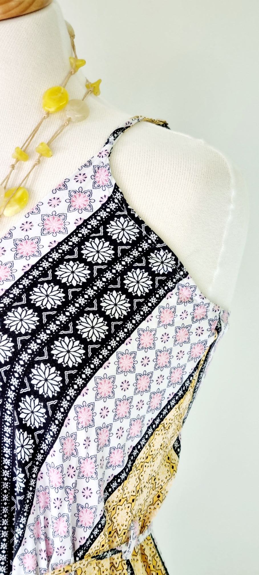 Maxed SA - White Linear Patterned Scarf Dress