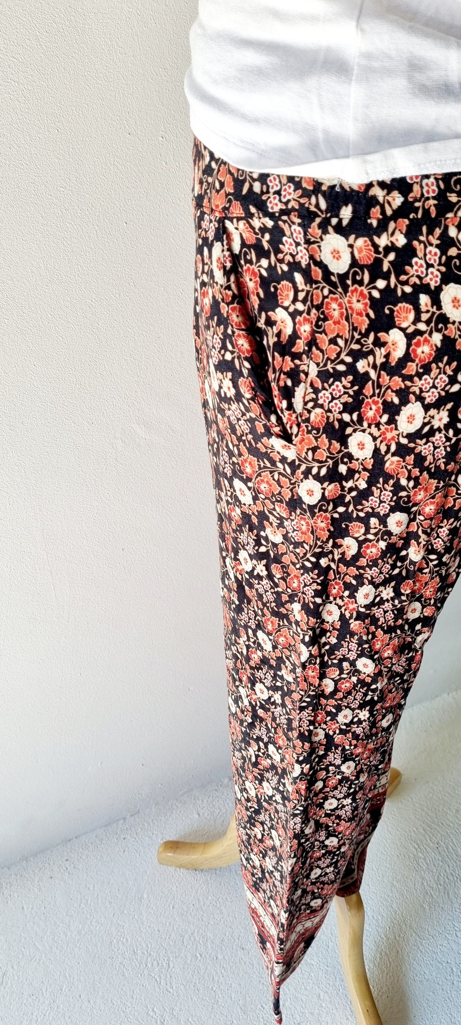 Trs - Brown & Beige wide leg relaxed slacks with side pockets