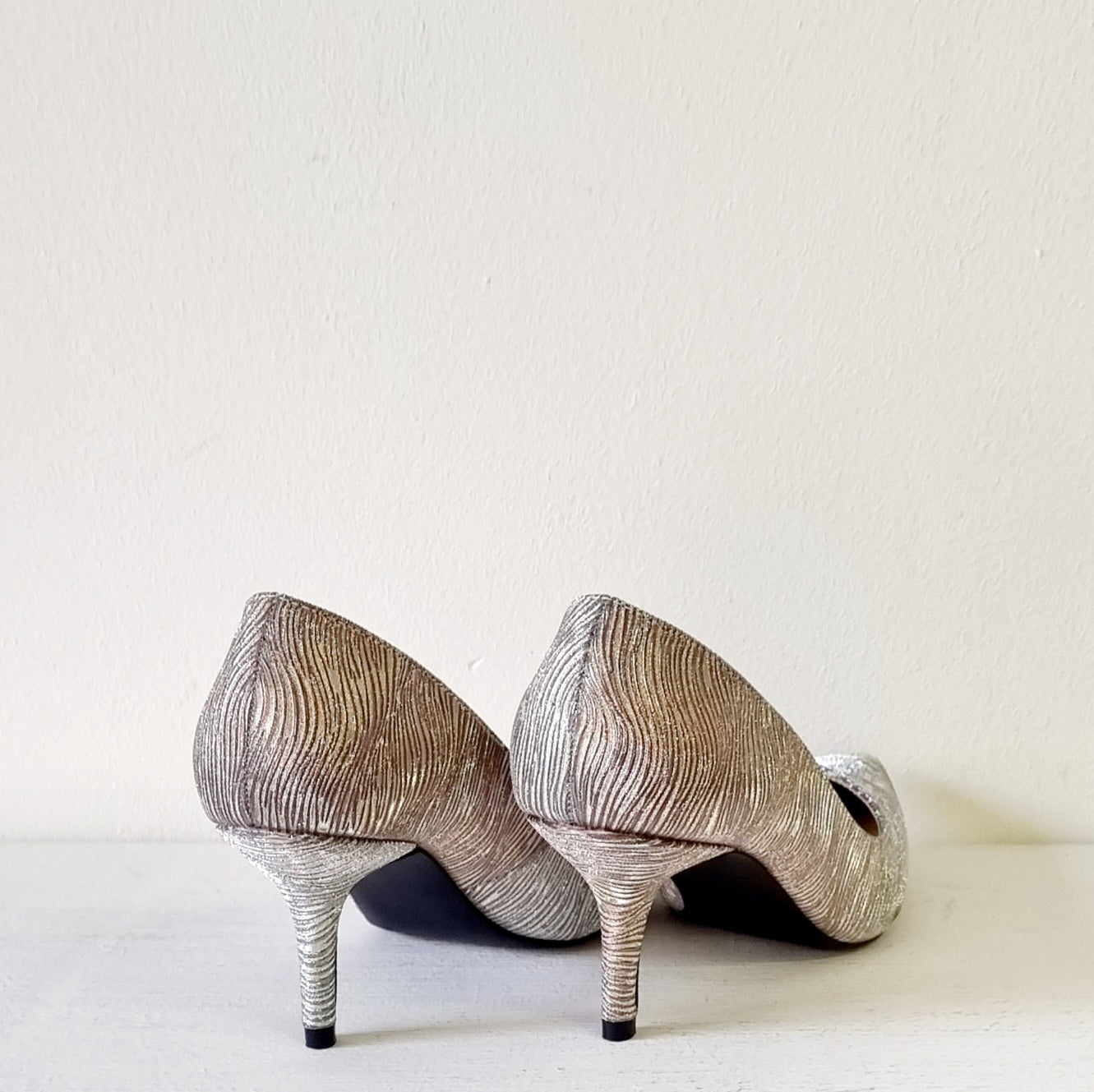 Wild Alice - Sophisticated sliver gold ombre heeled court shoes