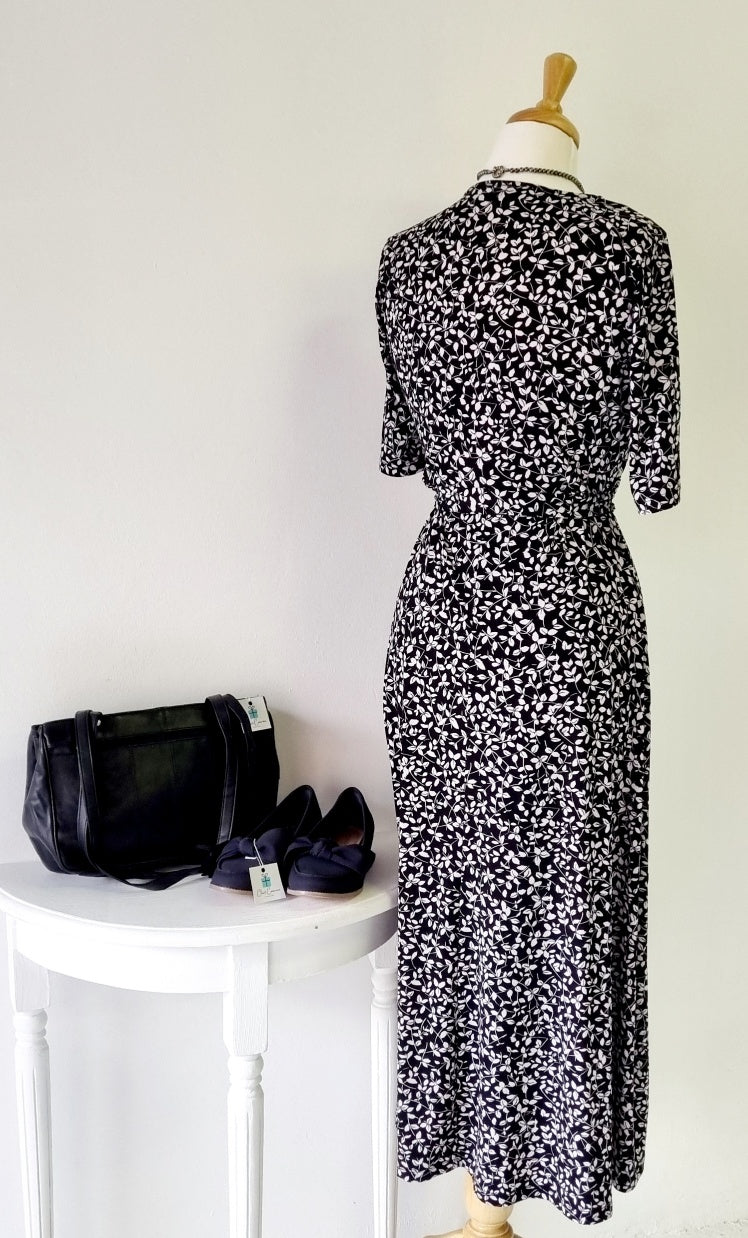 Chaus New York - Black & White 3/4 Sleeve Maxi Dress with belt