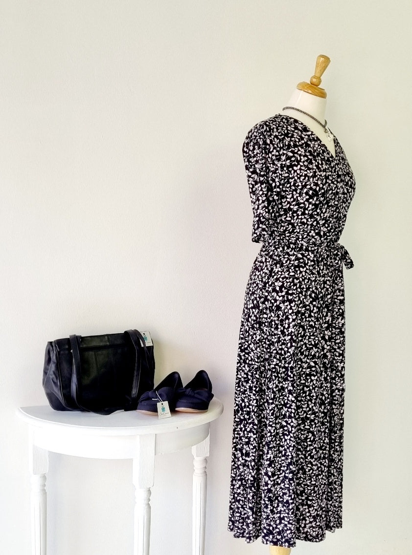 Chaus New York - Black & White 3/4 Sleeve Maxi Dress with belt