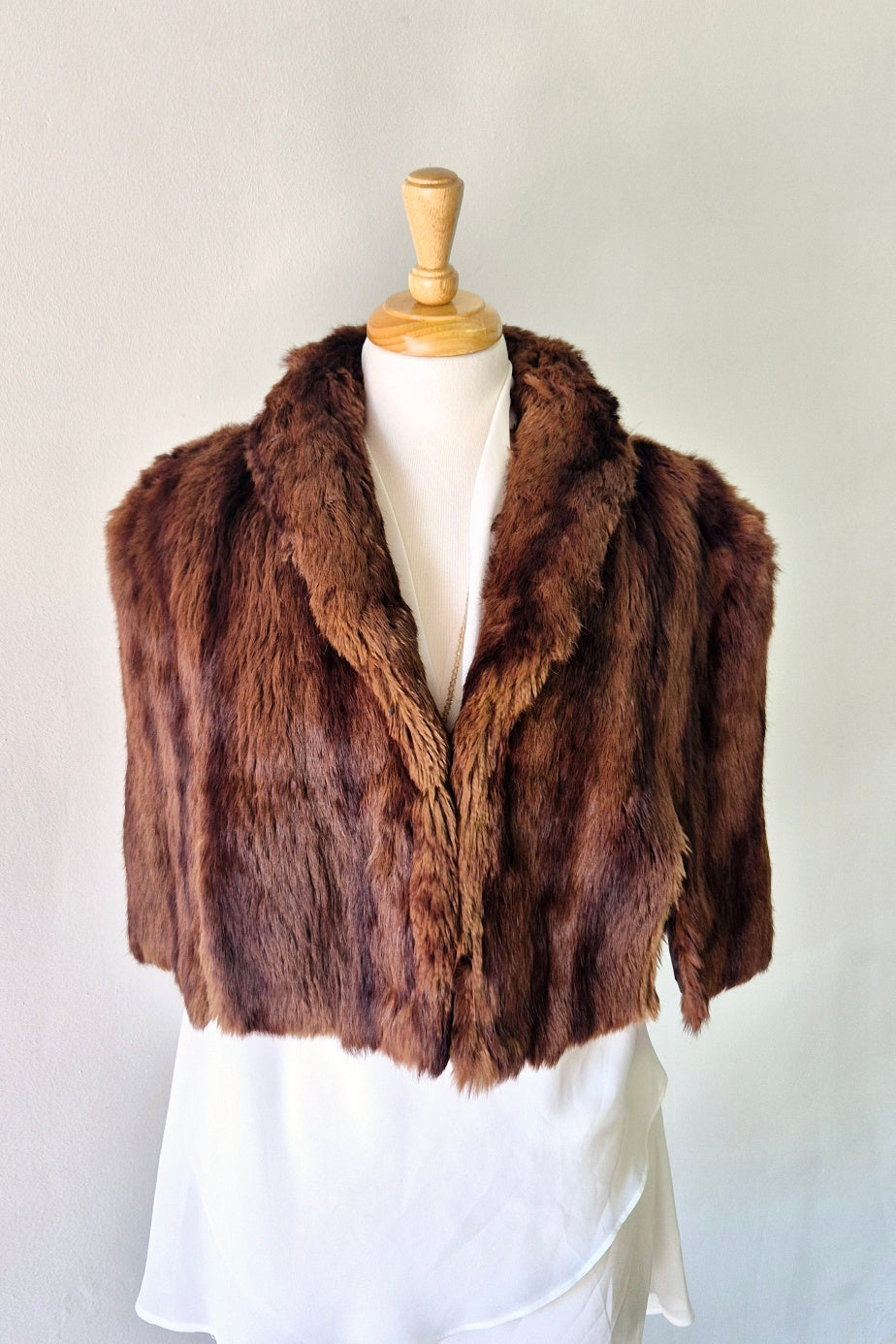 Graham 10Y Furrier Brown Mink Fur Stole