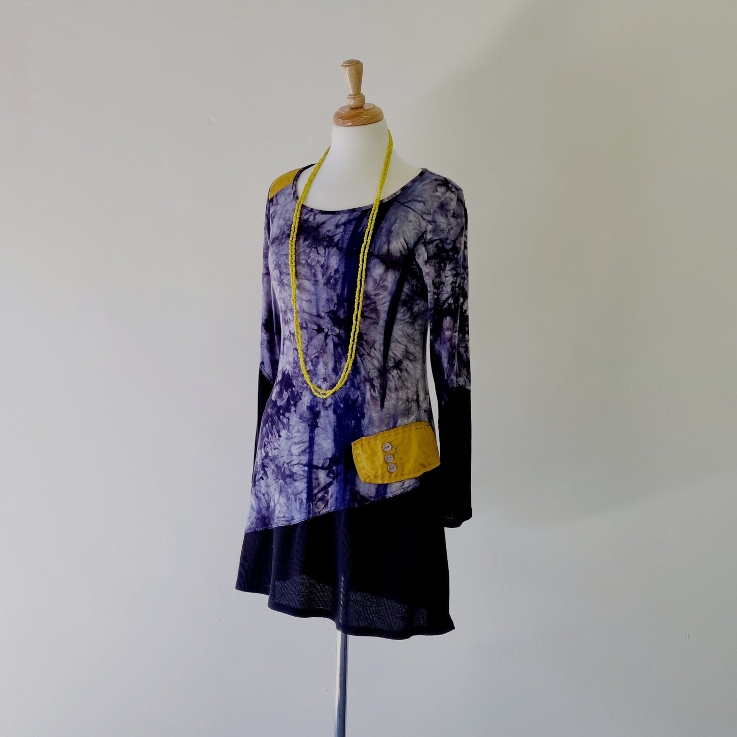 Vintago - Black long sleeve short dress