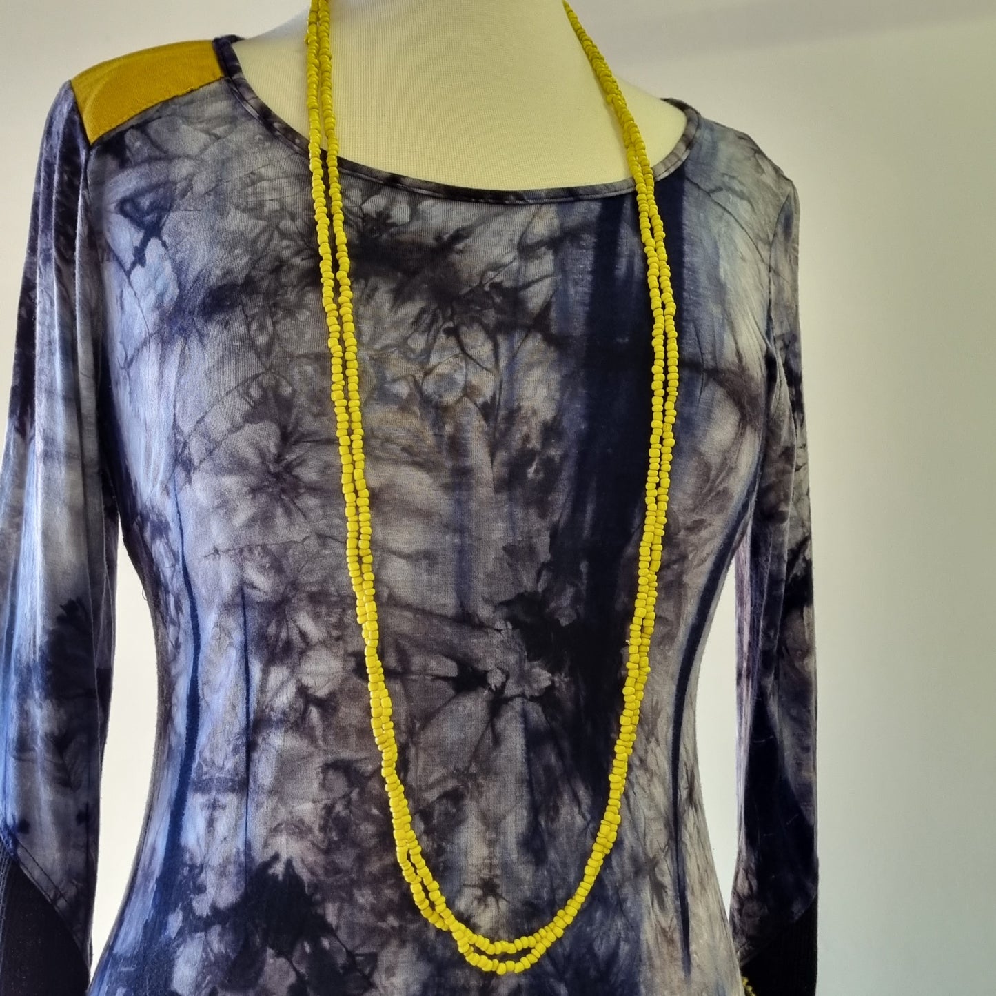 Vintago - Black long sleeve short dress