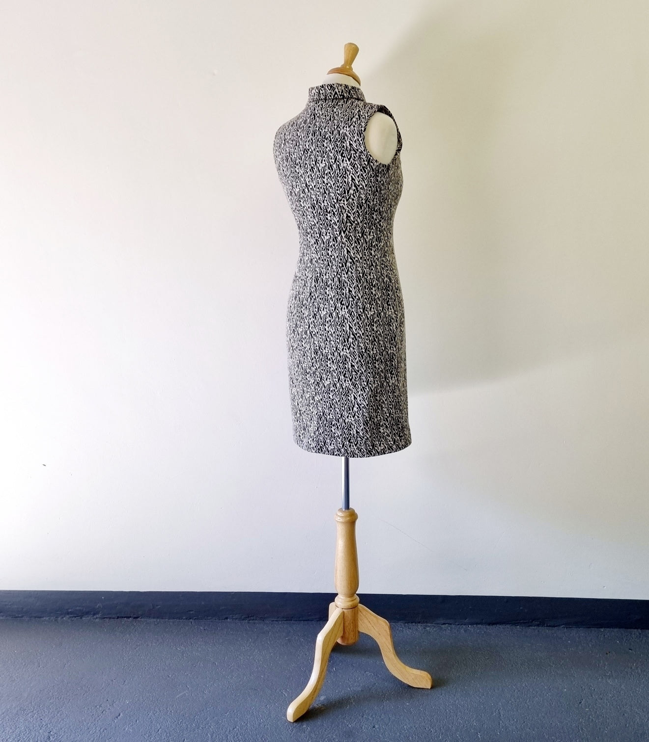 Calvin Klien - Grey woven qipao collar dress