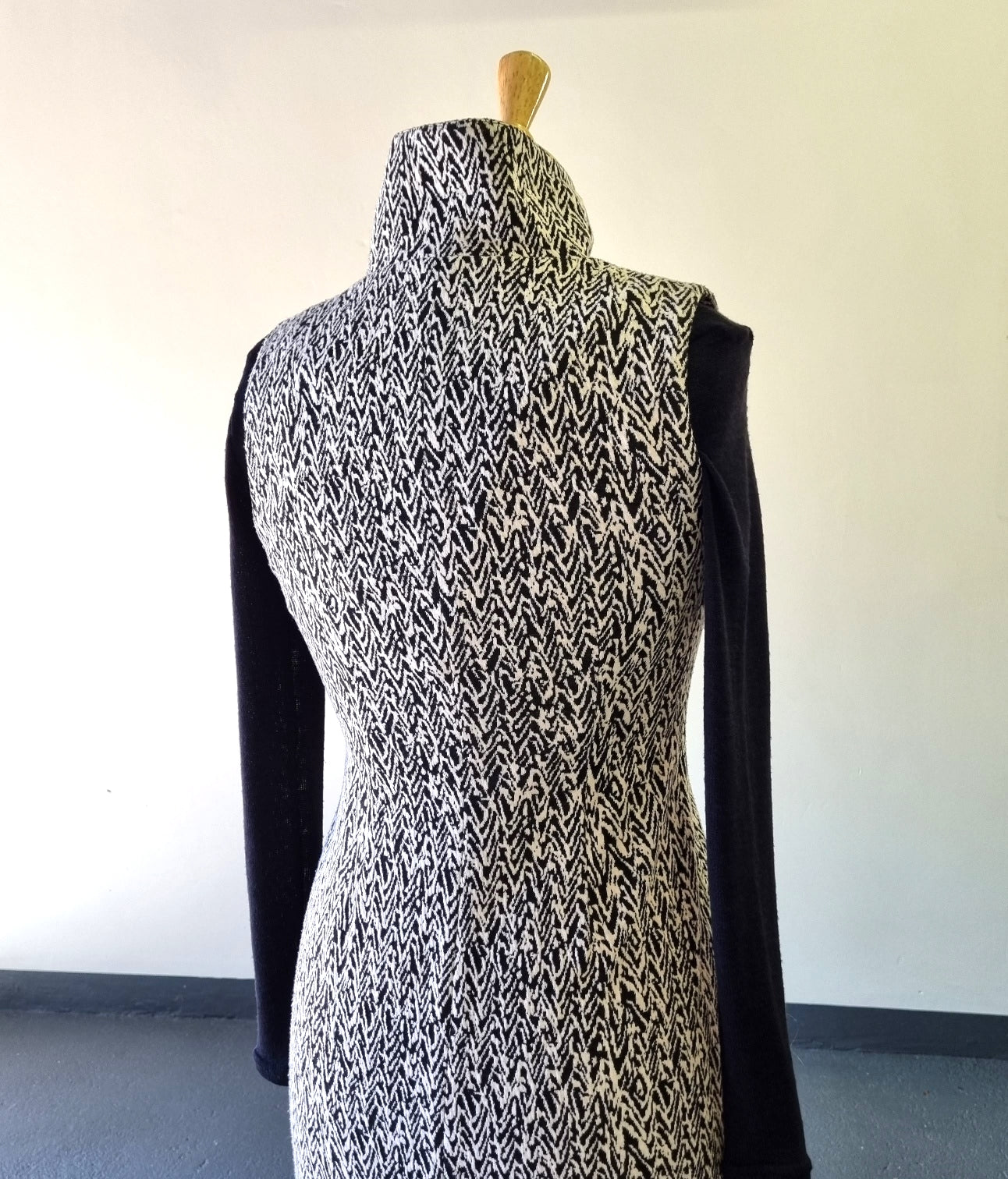 Calvin Klien - Grey woven qipao collar dress