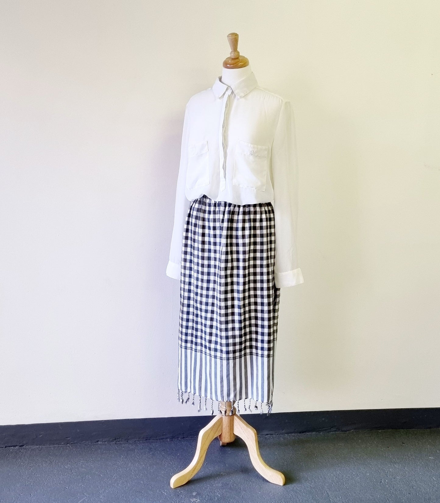 No Tag - Tasseled brown check skirt