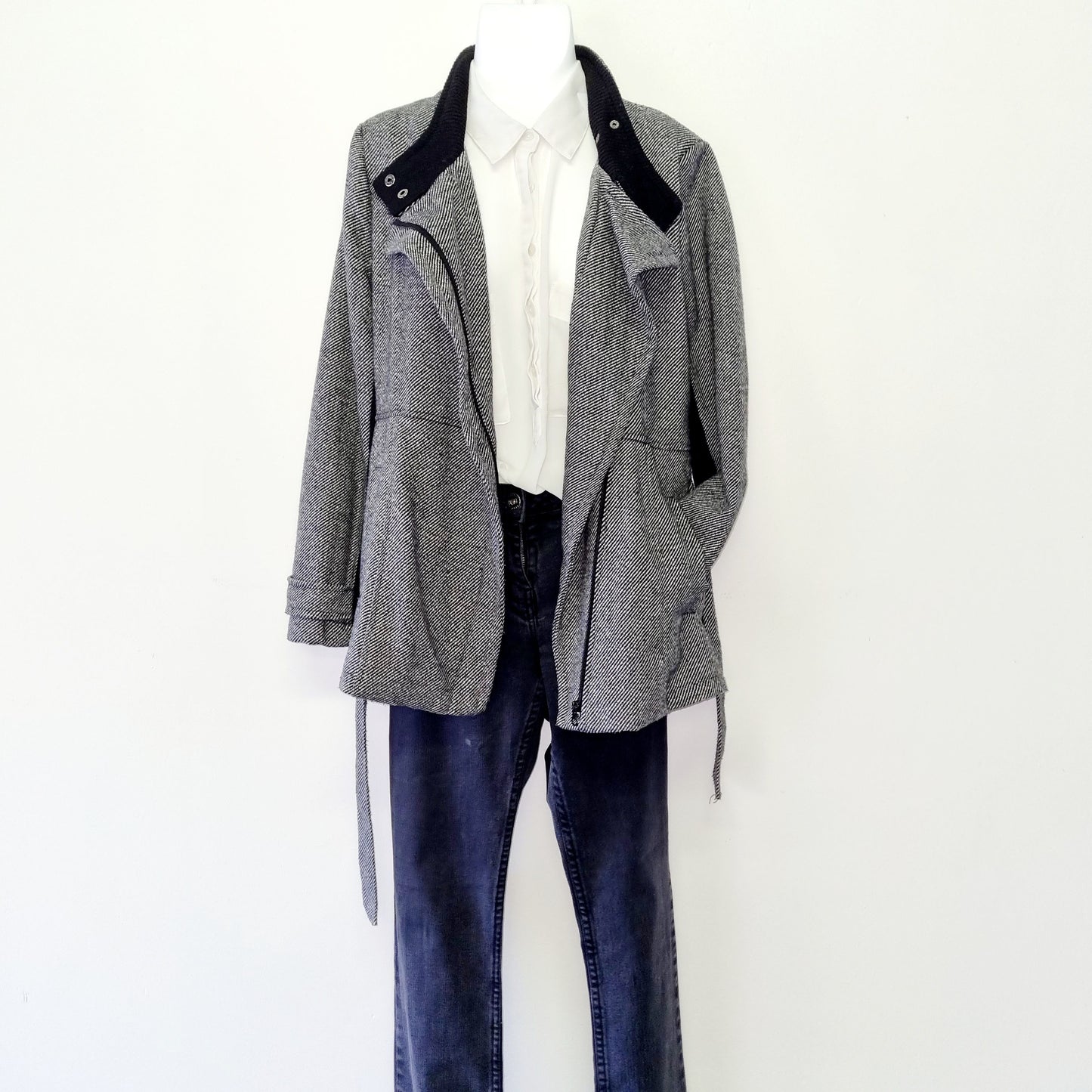 Network - Black hip jacket