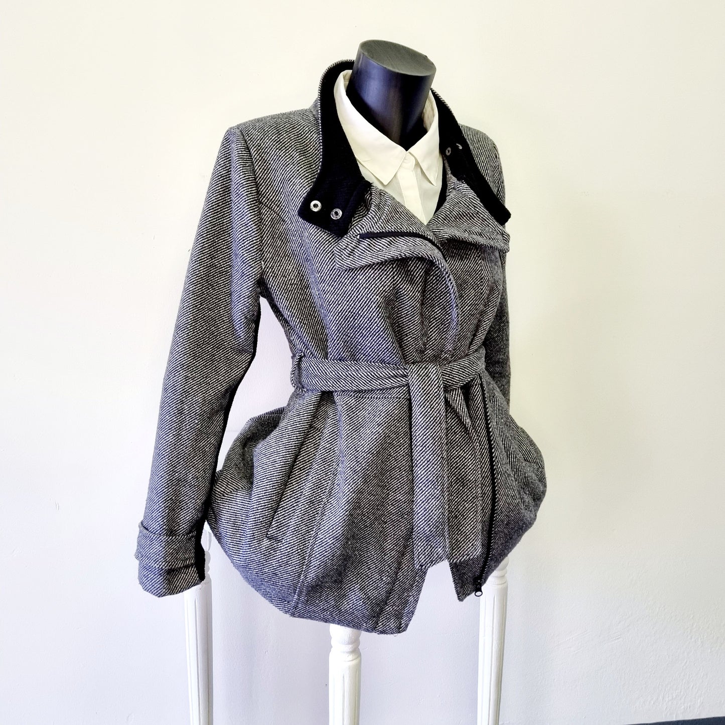 Network - Black hip jacket