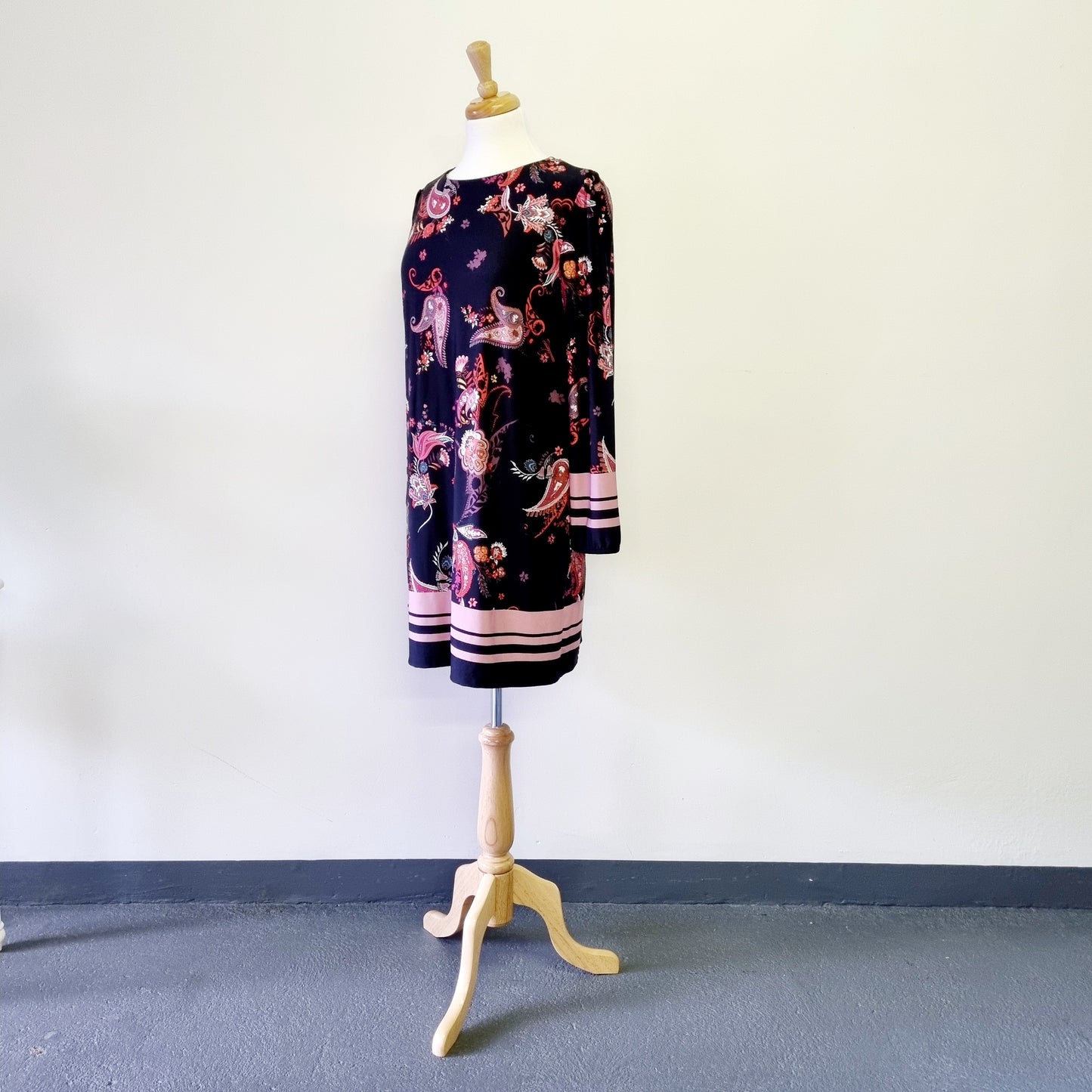 Real Woman - Pink & black paisley dress