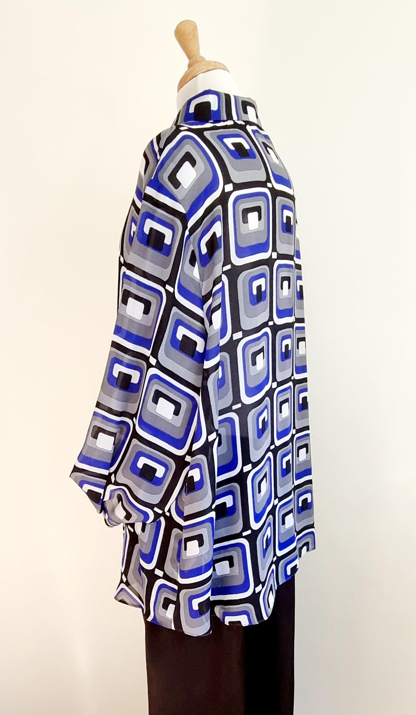 Donna Claire - Blue, black & white shirt
