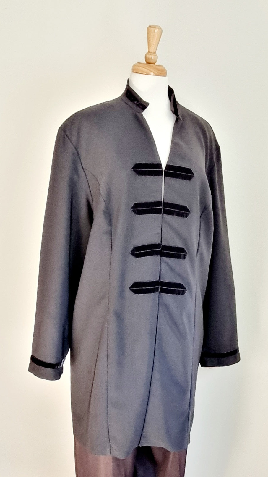 Donna Claire - Black velvet trimmed coat