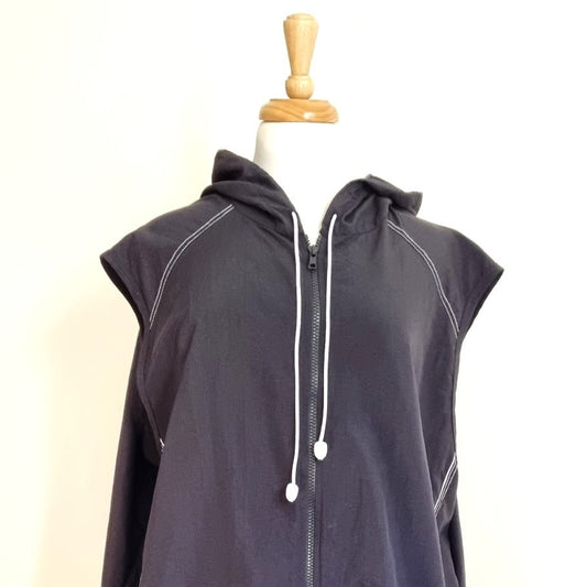 Donna Claire - Sleeveless sporty black Jacket