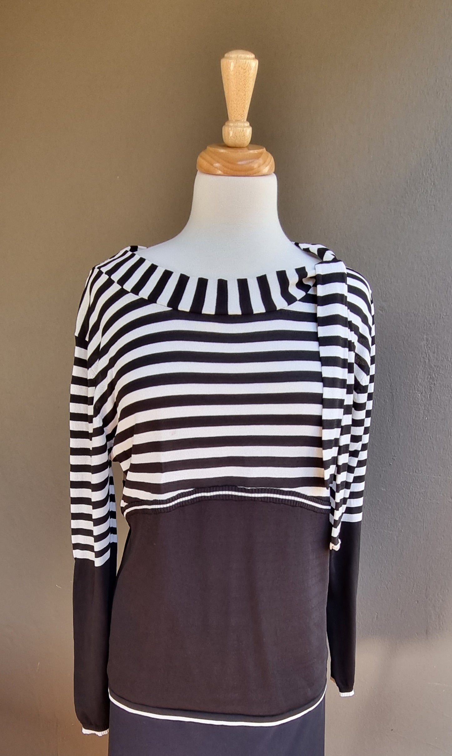 Pringle - Striped Knitted Top