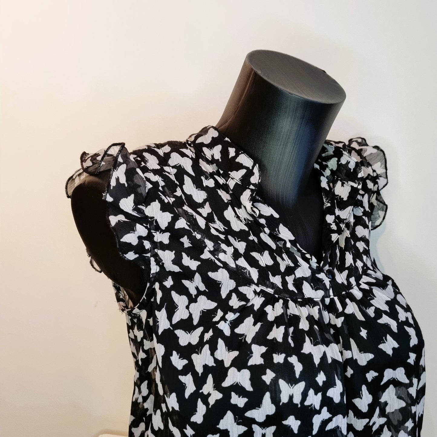 Tramp - Black & white frilled butterfly blouse