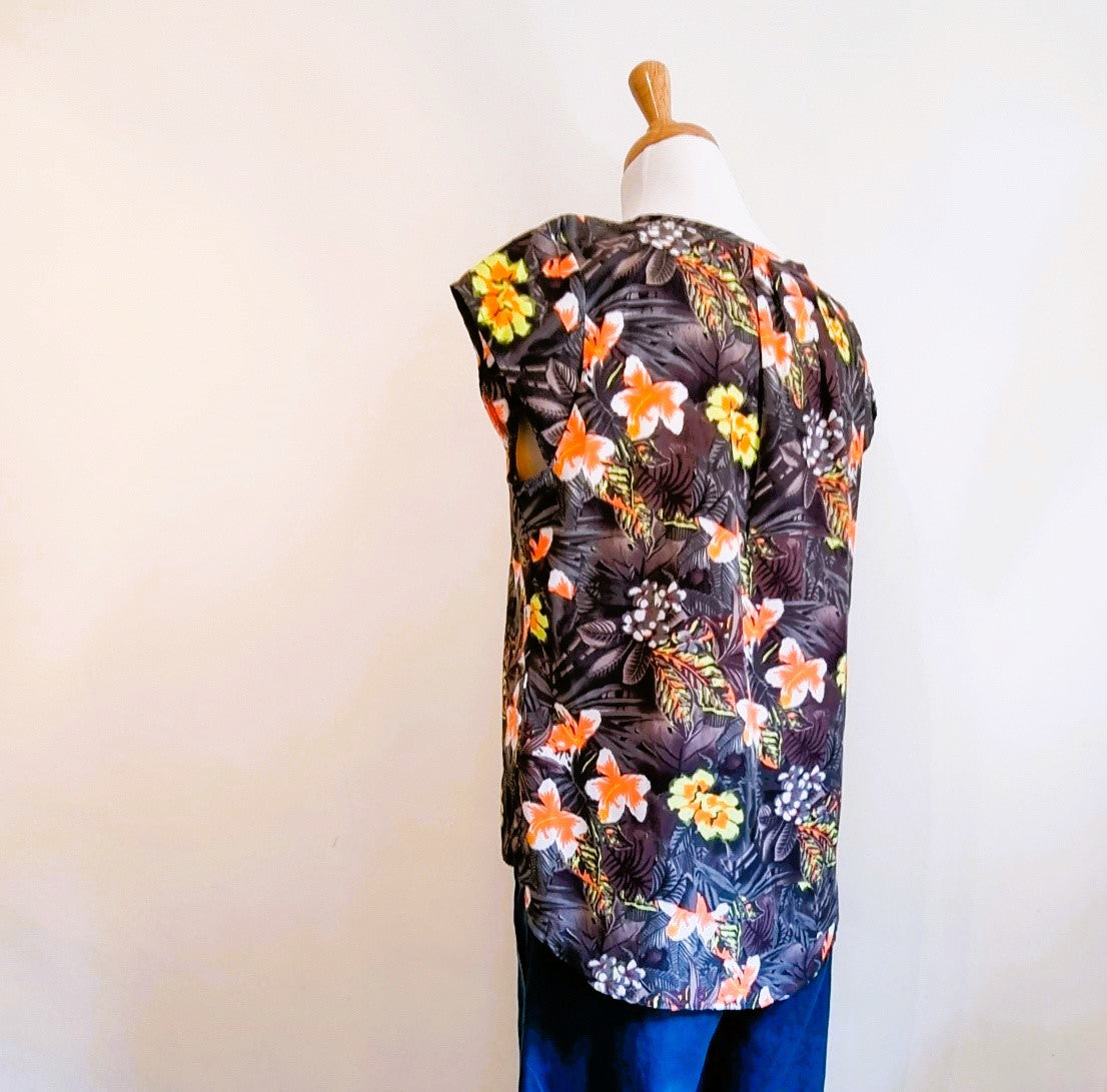 Tango - Grey & orange v-neck summer blouse