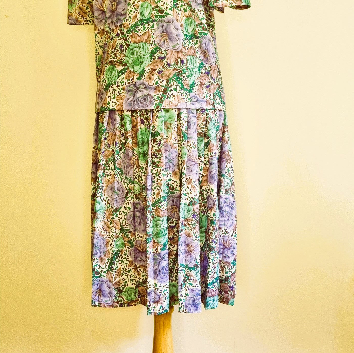 Nuvelle by Rosecraft - Vintage - Gorgeous purple & green top/skirt suit