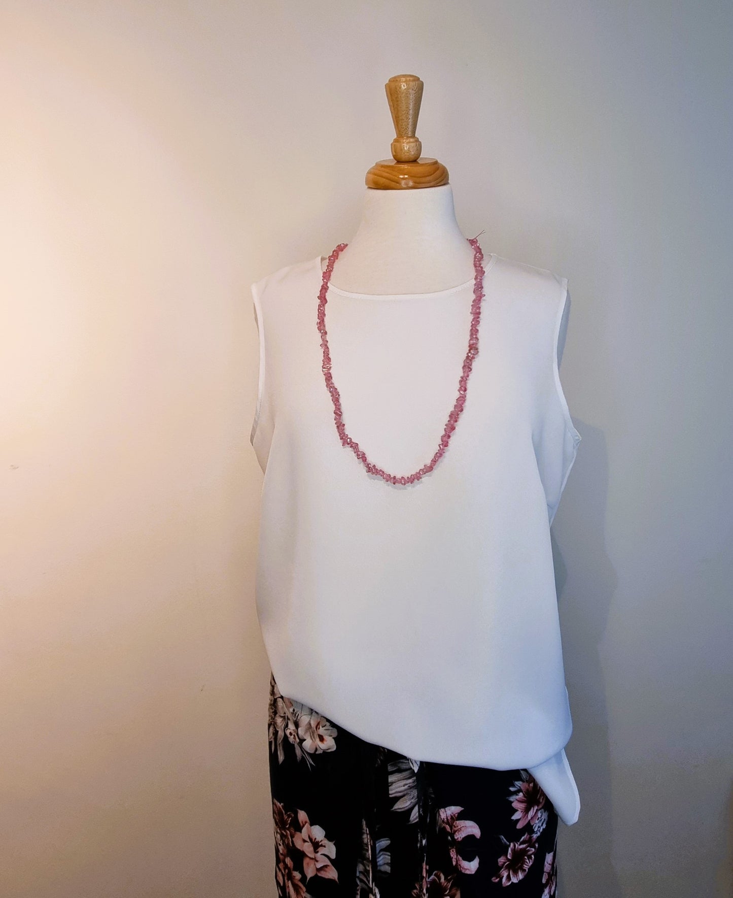 Penny C - Vintage - Gorgeous Beige sleeveless blouse