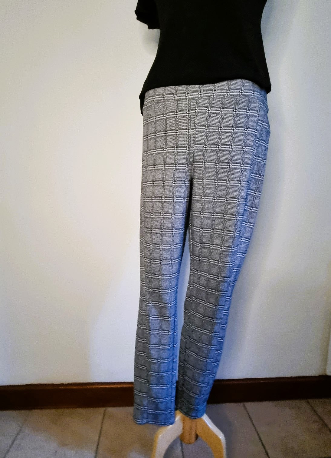 Real Basics - Black & White stretch leggings