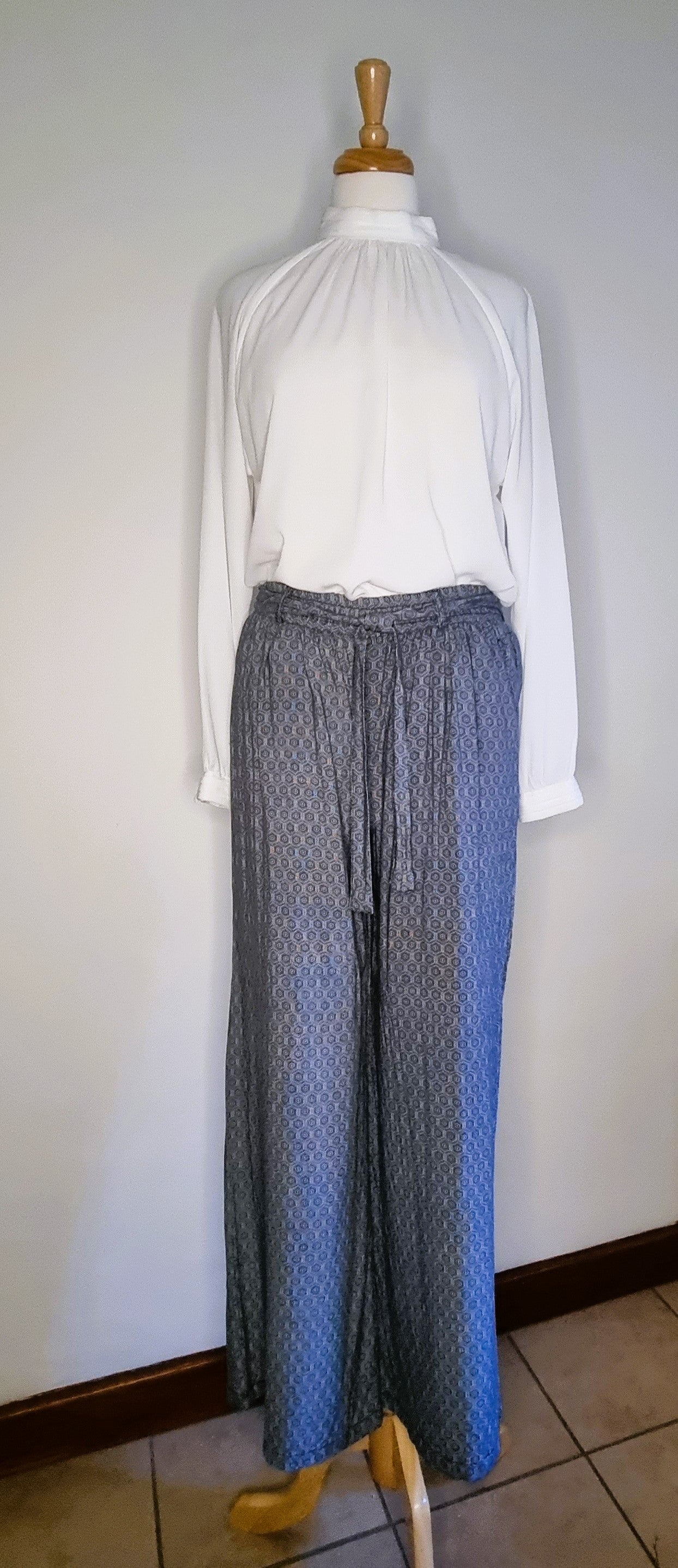 Real Clothes - Black & White wide leg pants