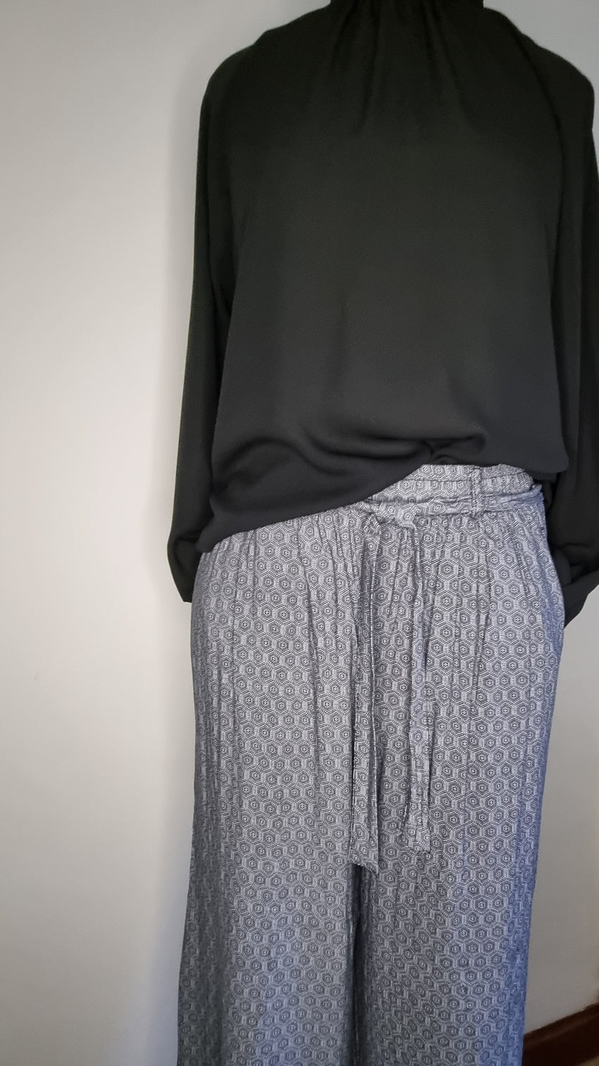 Real Clothes - Black & White wide leg pants