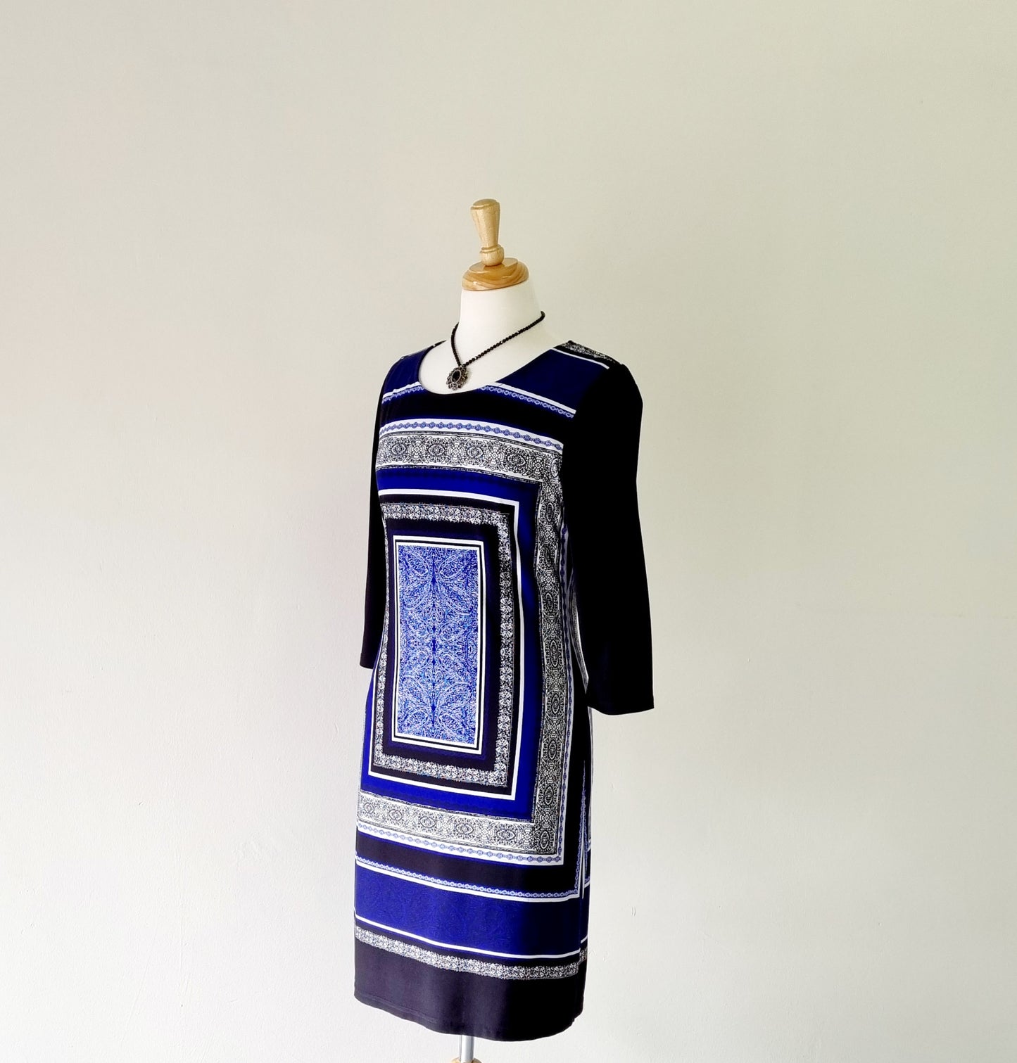 Revenge - Blue & white lined long sleeved patterned shift dress