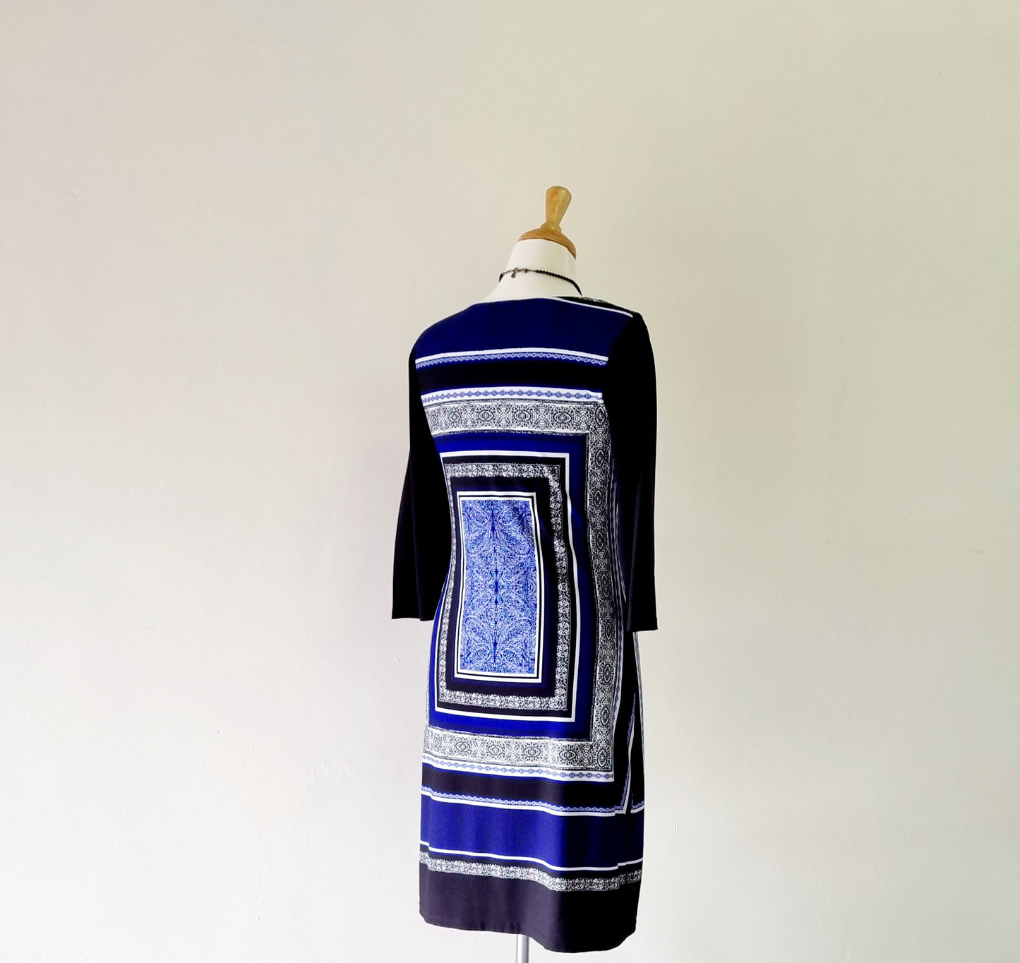Revenge - Blue & white lined long sleeved patterned shift dress