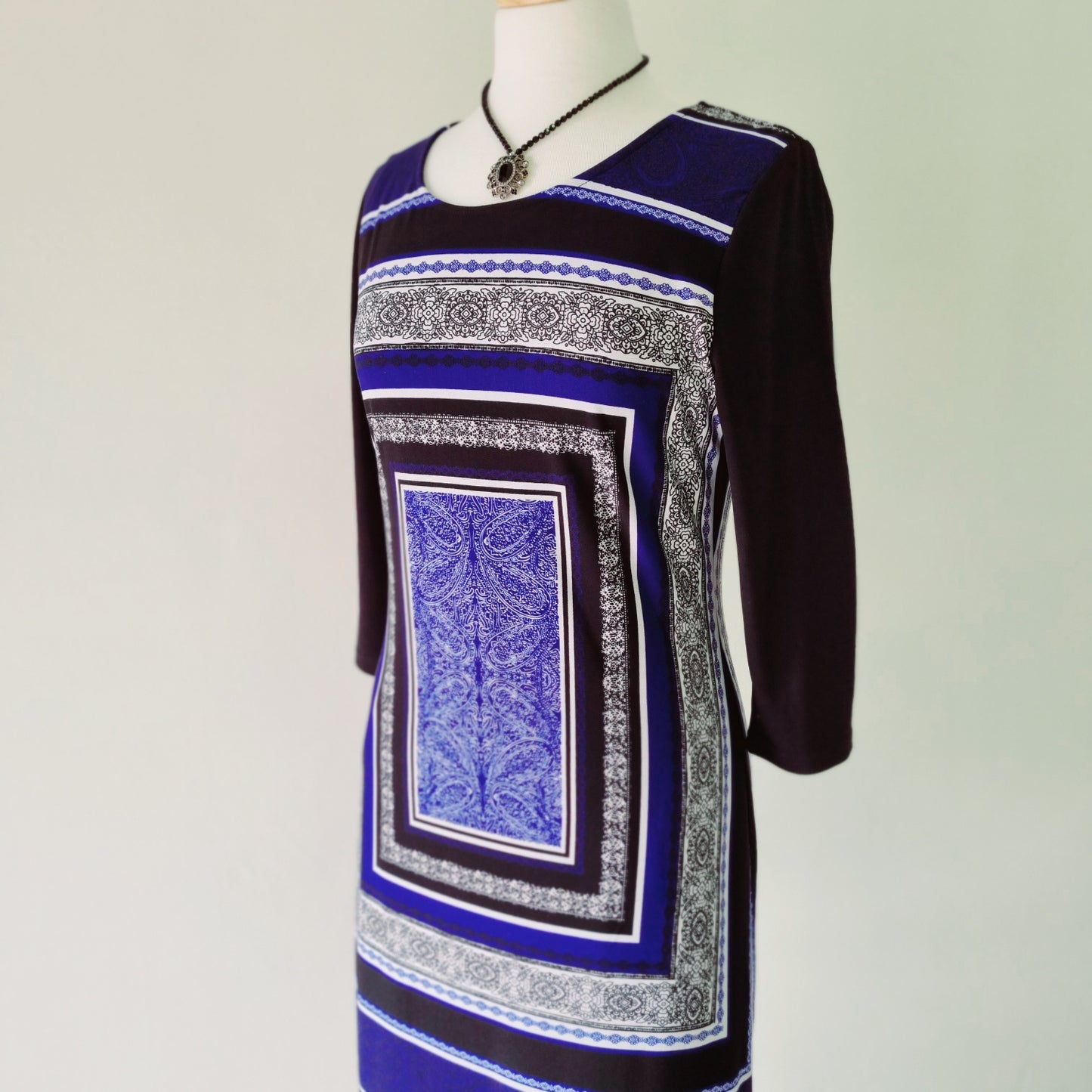 Revenge - Blue & white lined long sleeved patterned shift dress