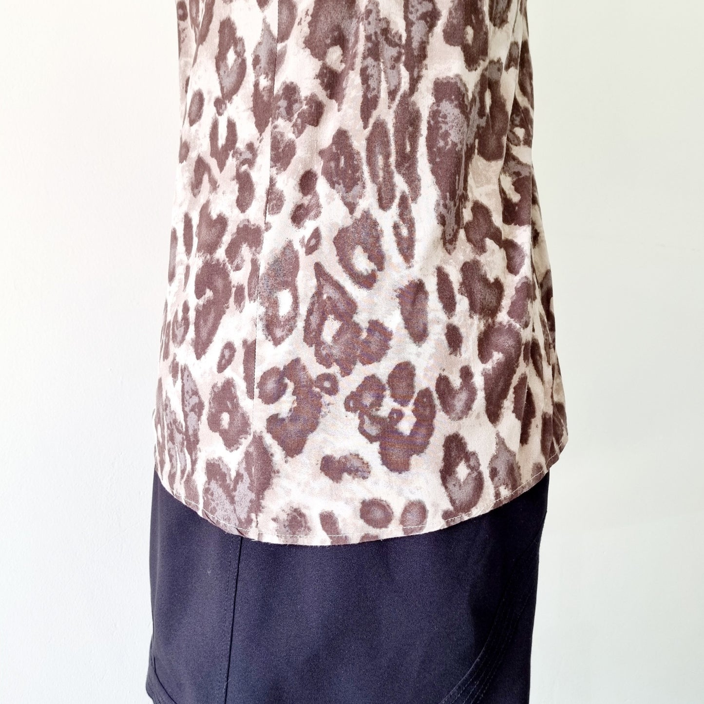Milla - Brown & beige animal print sleeveless blouse with zip