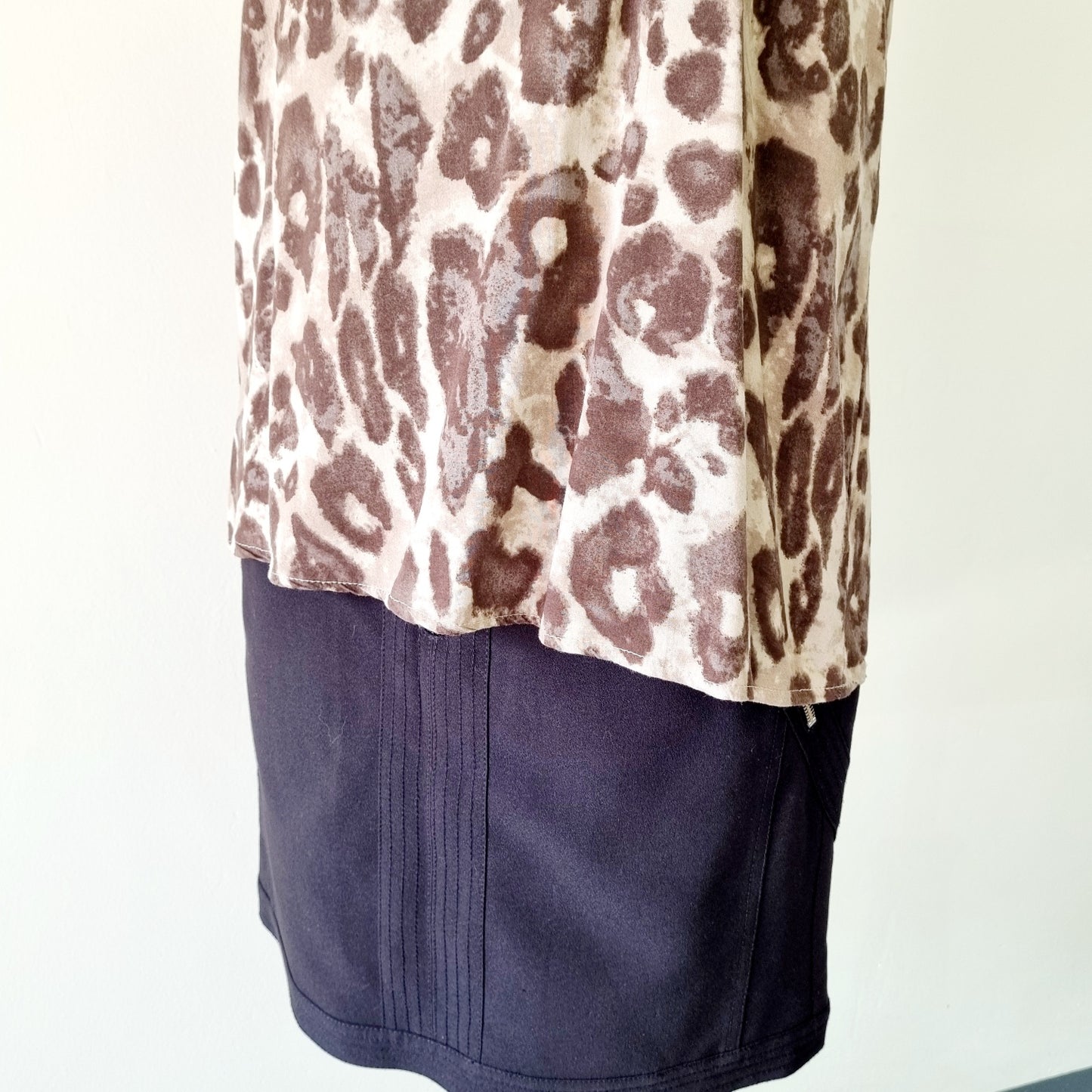 Milla - Brown & beige animal print sleeveless blouse with zip