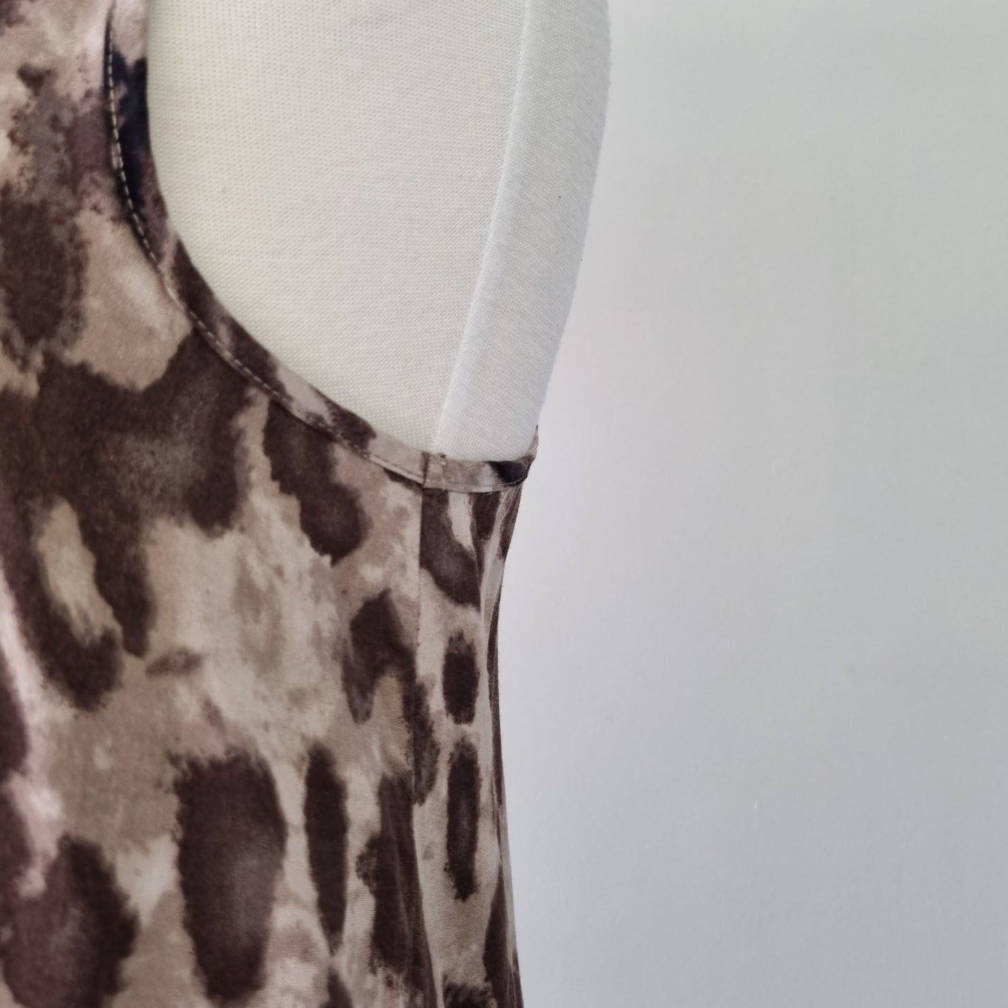 Milla - Brown & beige animal print sleeveless blouse with zip