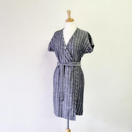 Edition - Grey & white short sleeved wrap waisted striped midi dress with belt