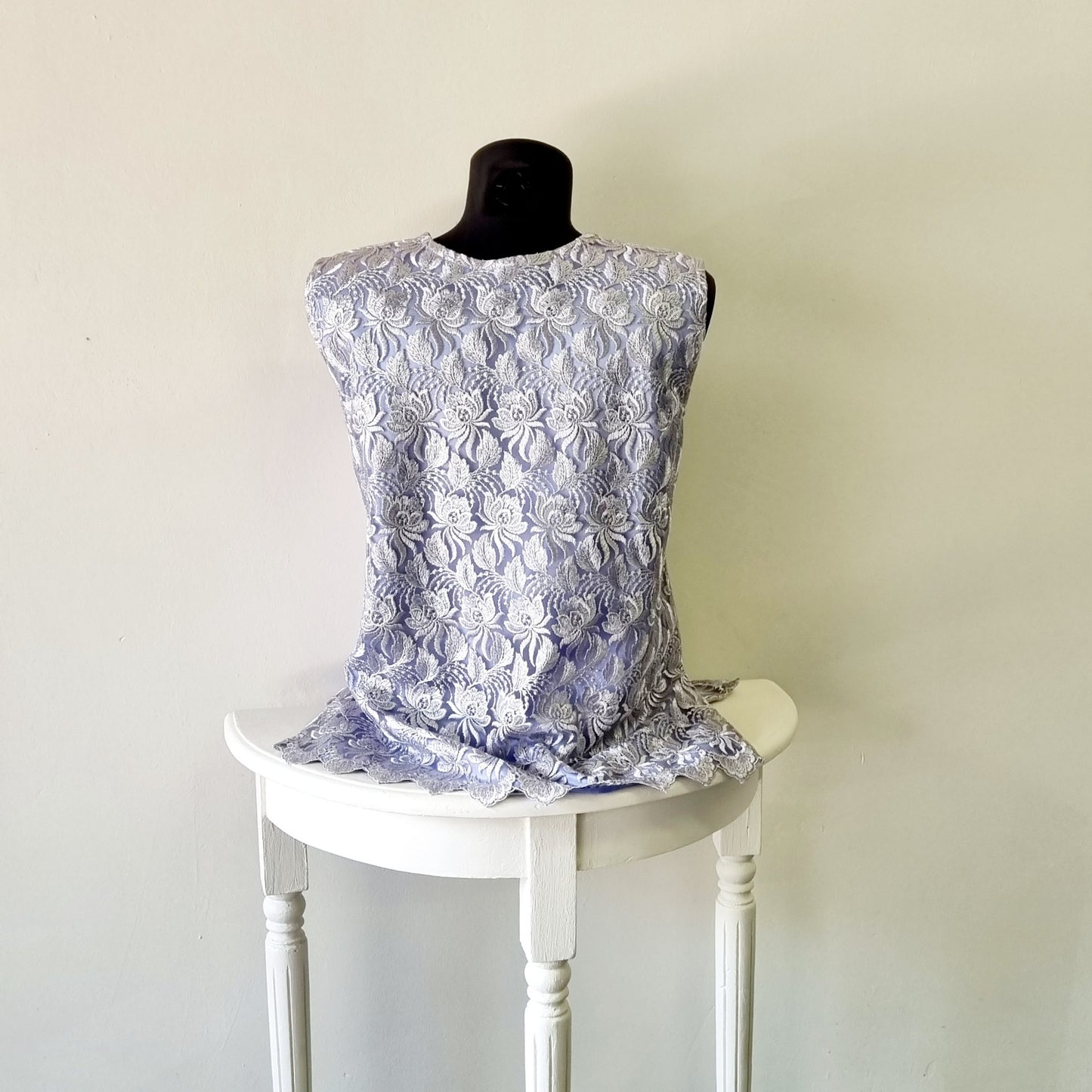 Hand Sewn - Mauve lace lined vintage sleeveless top.