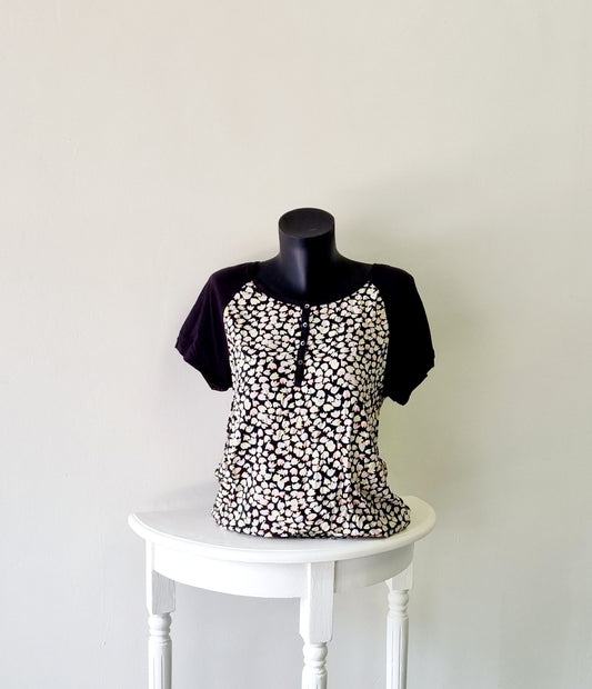 Black back and flower patterned front button short sleeve T-shirt