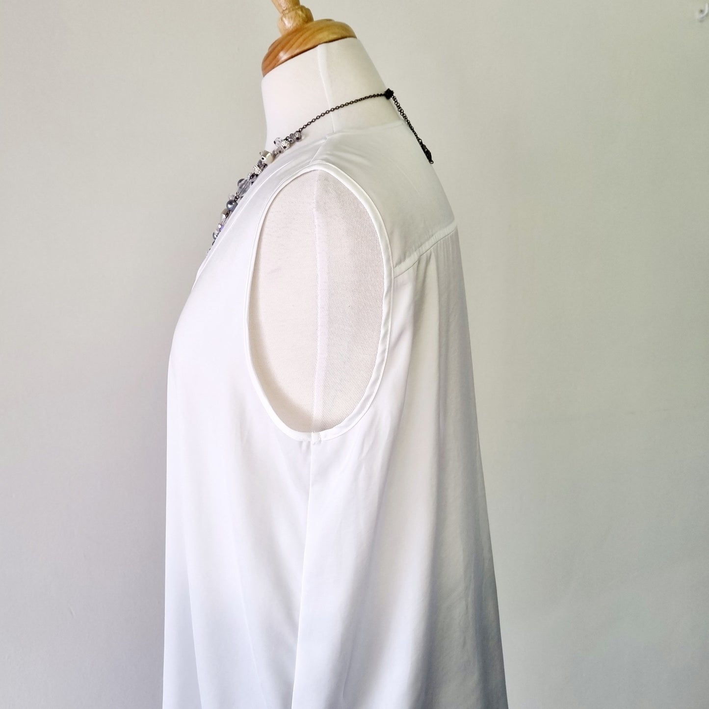 David Jones - Classic beige sleeveless V-neck blouse