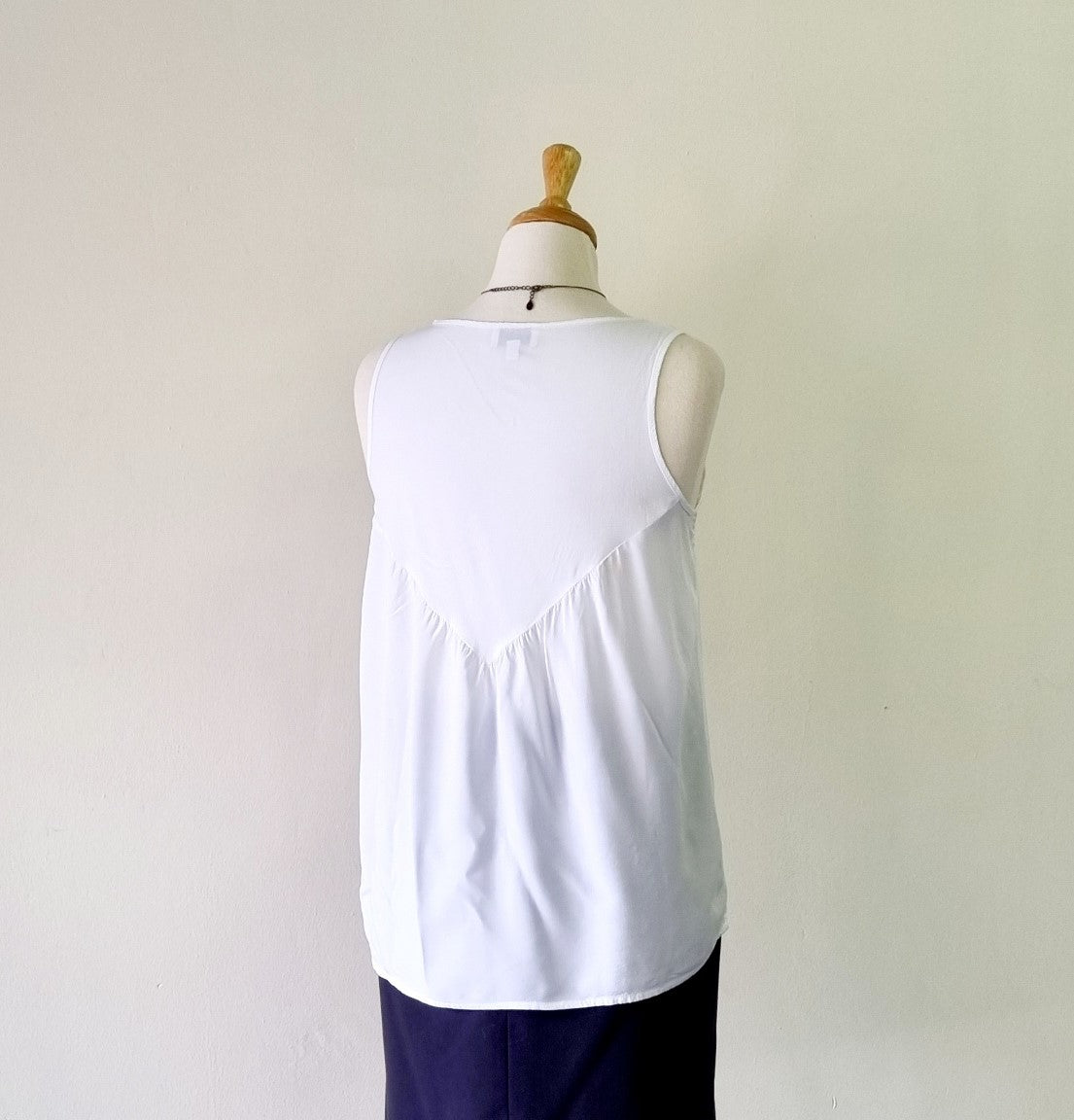 Witchery - White sleeveless V-neck lace embellished bodice blouse