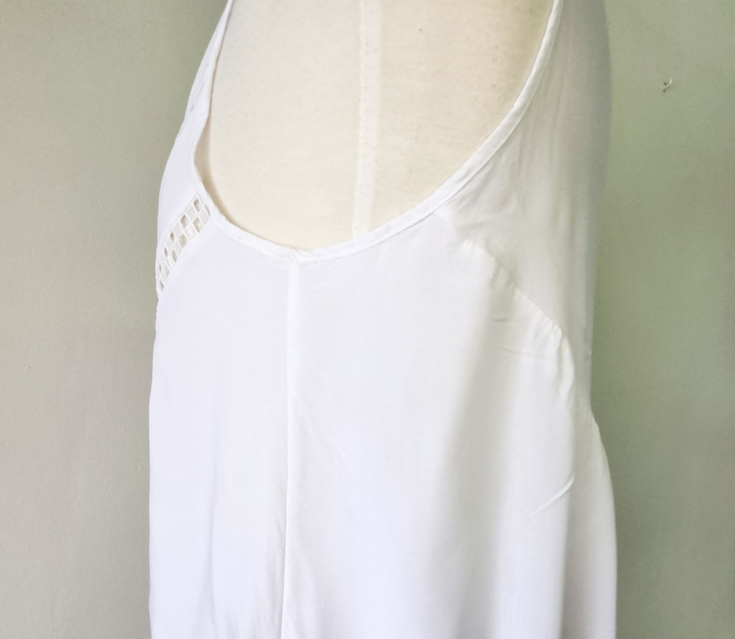 Witchery - White sleeveless V-neck lace embellished bodice blouse