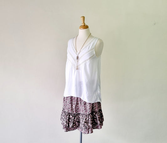 Witchery - White sleeveless V-neck lace embellished bodice blouse