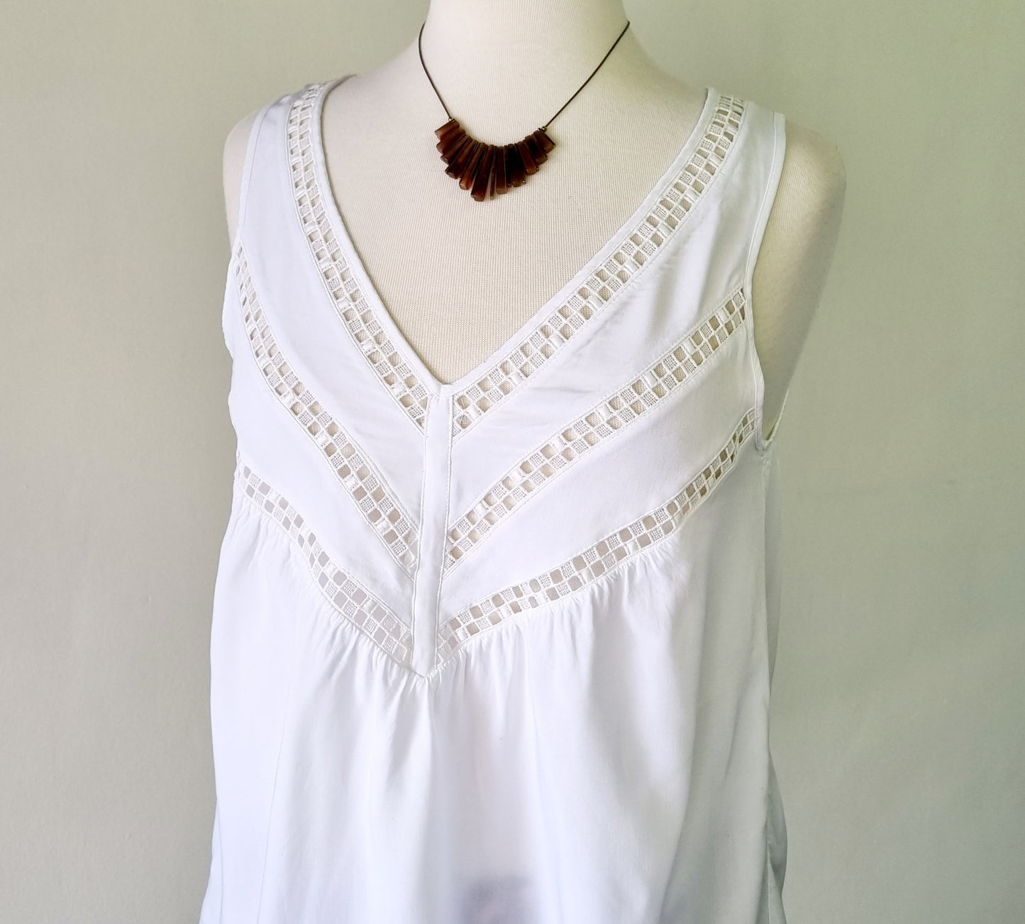 Witchery - White sleeveless V-neck lace embellished bodice blouse