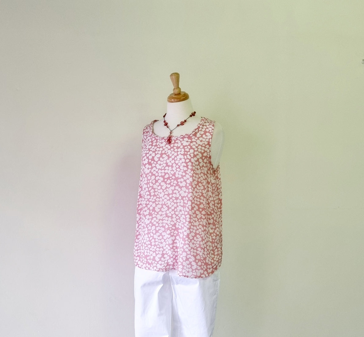 Real Woman - Pink & white sleeveless fun round necked blouse