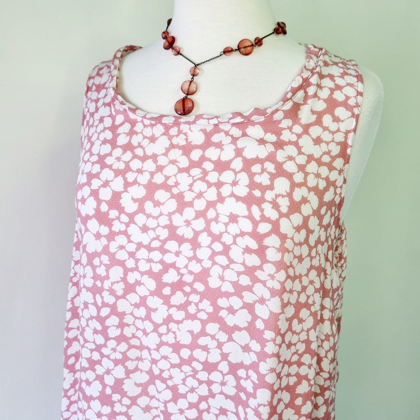 Real Woman - Pink & white sleeveless fun round necked blouse