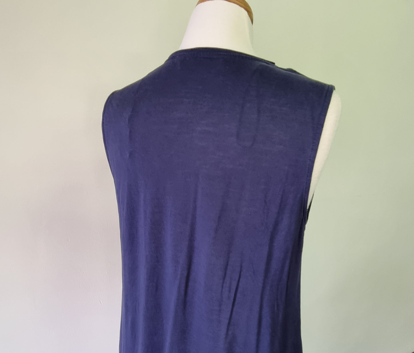 Studio W - Sleeveless dark blue casual T-shirt with front pleat
